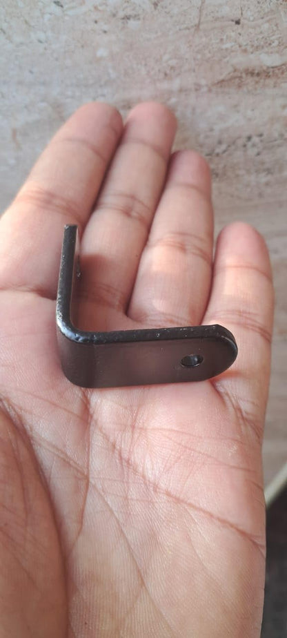 Q1 Beads 6 Pack Metal 1.5 x 1.5 inches Heavy Duty (3 mm) L Brackets Clamp - Right Angle Bracket for Wood Furniture & Metal, Includes 12 Screws (38 x 38 mm, Black Powder Coated)