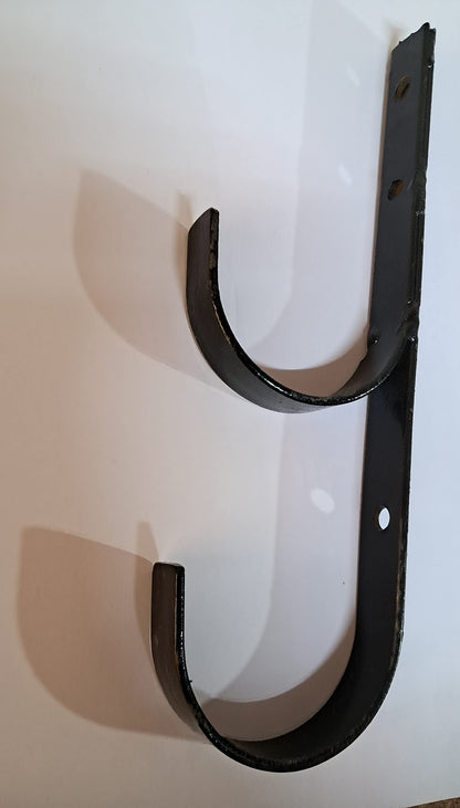 Q1 Beads 2 Pcs Wall Mount Hose Hanger - Heavy Duty Irrigation Hose Hanger Multipurpose (Powder Coated)