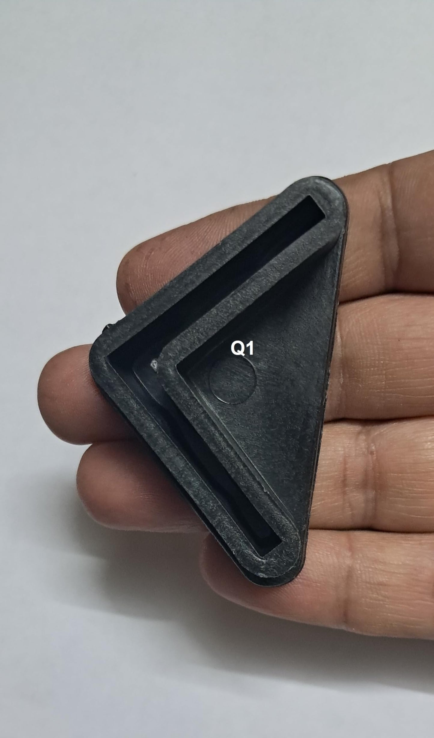 Q1 Beads Plastic 16 Pcs. 38 mm x 38 mm /1.5 inches Bush for Slotted Metal Rack/Furniture Leg -Floor Protector (Black)
