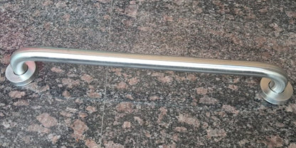 Q1 Beads 16 inches Stainless Steel Heavy Duty High Grade Grab Bar Safety Rail Handle for Senior Citizen Wall Mounted Grab Bar for Toilet Bathroom Bathtub (40.65 cm, Chrome)