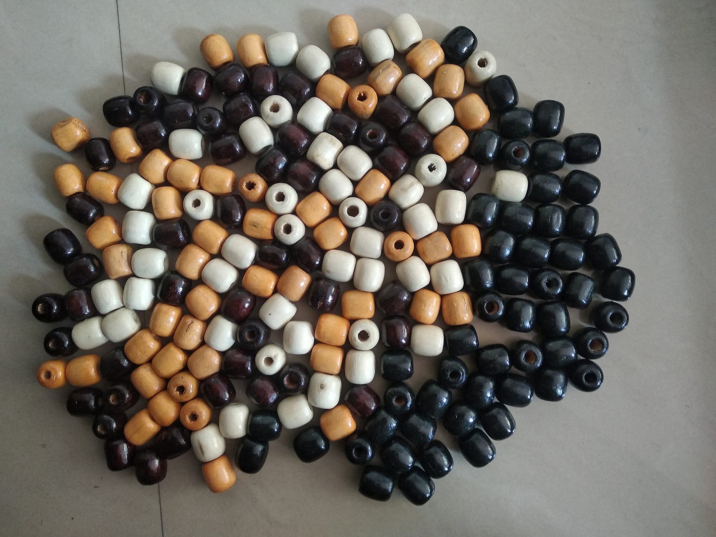 Q1 Beads 200 Pcs 16x 17 mm 4 Colors Beige, Brown, White,Black Plain Oval Wooden Beads with Big Hole Size for Macrame,Jewellery,Bracelet Making,Kids & DIY